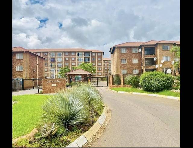 2 BEDROOM COMPLEX FOR SALE IN KARENPARK